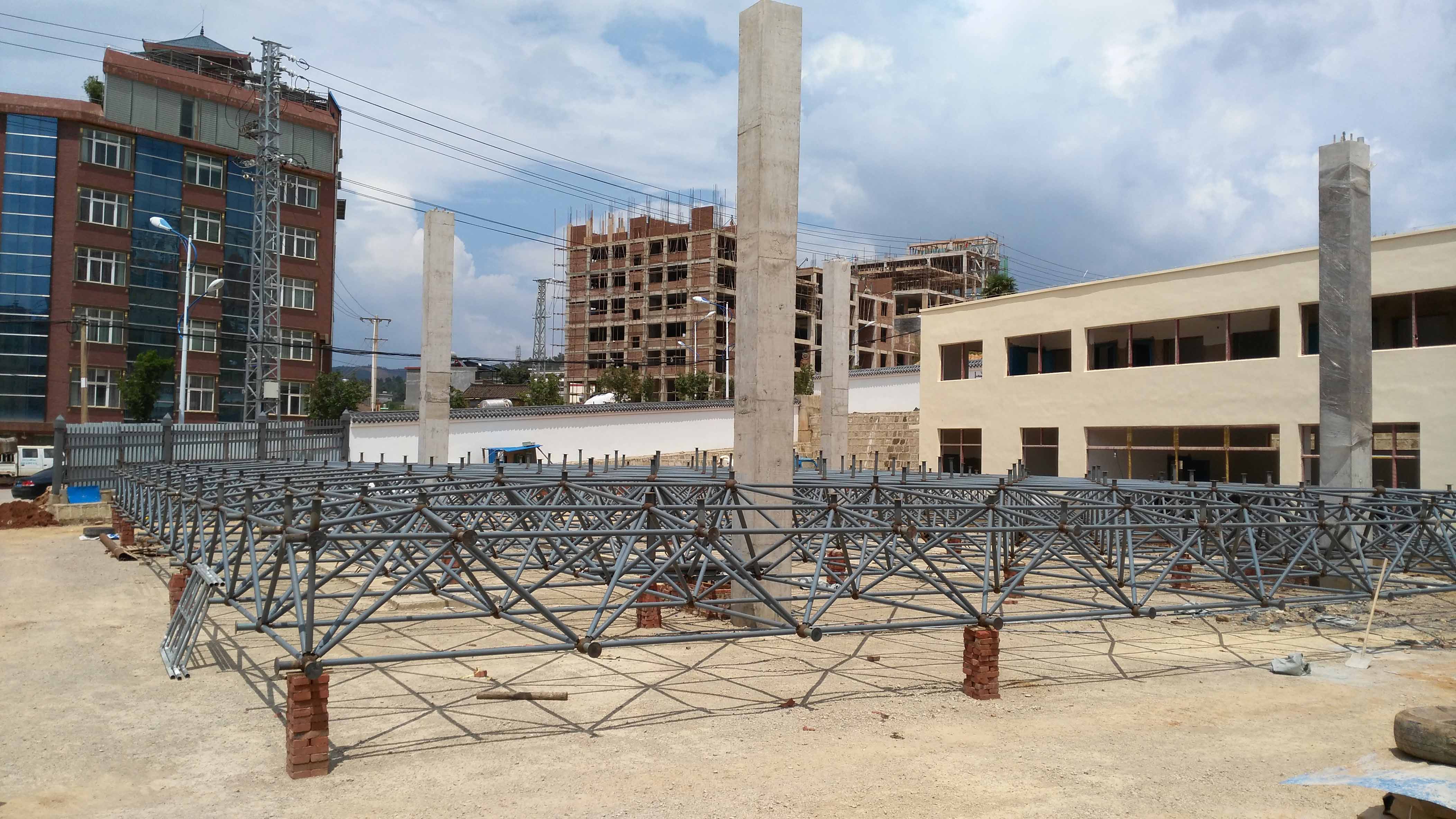 泊头小型加油站网架